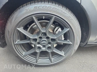 2021 Aston Martin DBX - miniatura 10