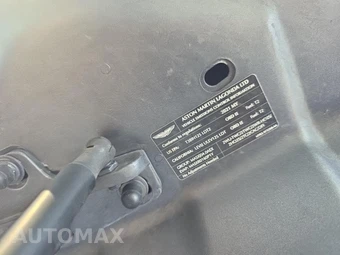2021 Aston Martin DBX - miniatura 21