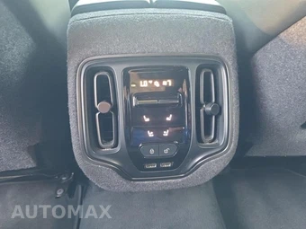 2021 Aston Martin DBX - miniatura 26