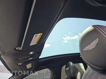 2021 Aston Martin DBX - miniatura 11