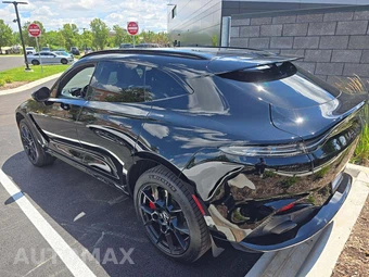 2021 Aston Martin DBX - miniatura 2
