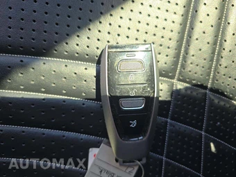 2021 Aston Martin DBX - miniatura 8