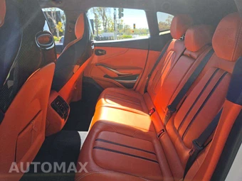 2021 Aston Martin DBX - miniatura 13