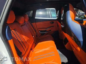 2021 Aston Martin DBX - miniatura 16