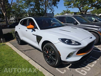 2021 Aston Martin DBX - miniatura 4