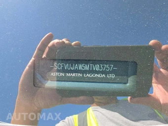2021 Aston Martin DBX - miniatura 5