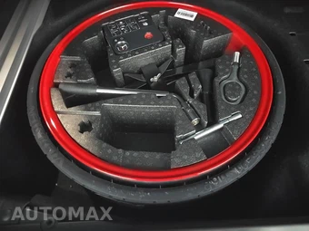 2021 Aston Martin DBX - miniatura 22