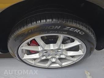 2021 Aston Martin DBX - miniatura 26