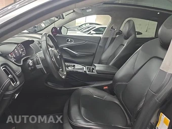 2021 Aston Martin DBX - miniatura 31