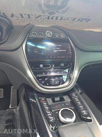 2021 Aston Martin DBX - miniatura 10