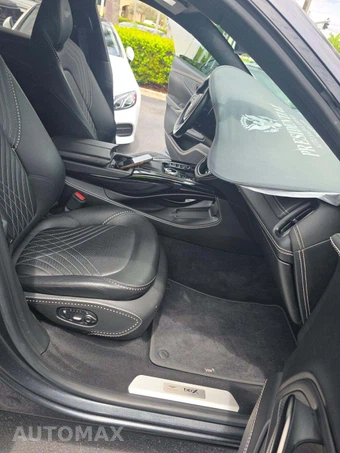 2021 Aston Martin DBX - miniatura 18