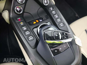 2021 Aston Martin Vantage Convertible - miniatura 8
