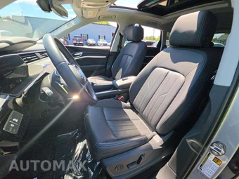 2021 Audi e-tron Premium Plus – miniatura 3