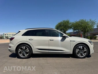 2021 Audi e-tron Premium - miniatura 10