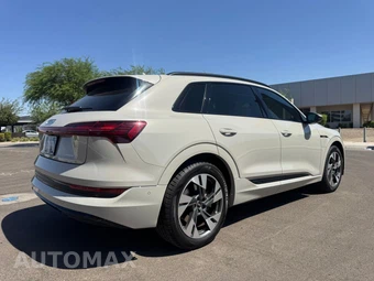 2021 Audi e-tron Premium - miniatura 11