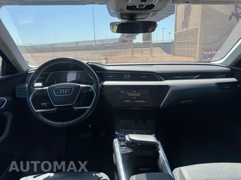 2021 Audi e-tron Premium - miniatura 15