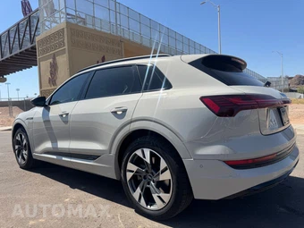 2021 Audi e-tron Premium - miniatura 5