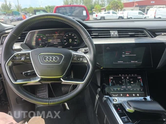2021 Audi e-tron Prestige – miniatura 11