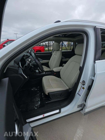 2021 Audi Q3 2.0T Premium Plus 45 TFSI - miniatura 3