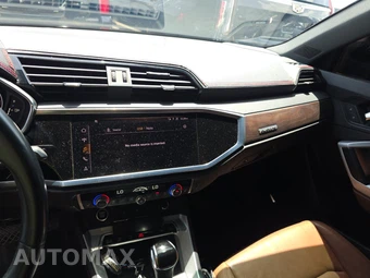 2021 Audi Q3 2.0T Premium Plus 45 TFSI – miniatura 11