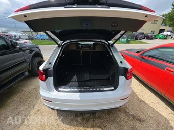 2021 Audi Q8 Premium Plus – miniatura 14