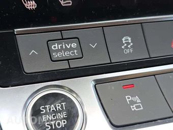 2021 Audi Q8 Premium Plus – miniatura 30