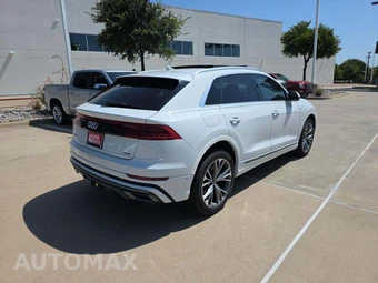 2021 Audi Q8 Premium Plus - miniatura 3