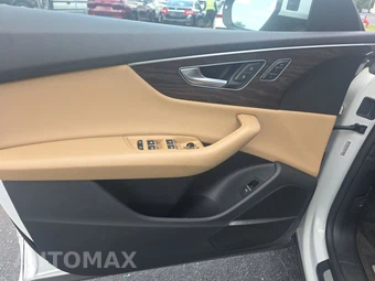 2021 Audi Q8 Premium Plus – miniatura 9
