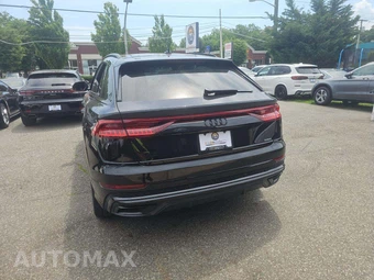 2021 Audi Q8 Premium Plus – miniatura 2