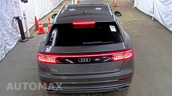 2021 Audi Q8 Premium – miniatura 5