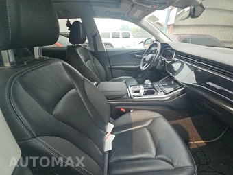 2021 Audi Q8 Premium – miniatura 8
