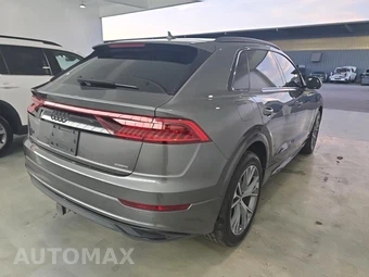 2021 Audi Q8 Premium - miniatura 4