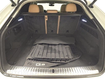 2021 Audi Q8 Prestige – miniatura 16