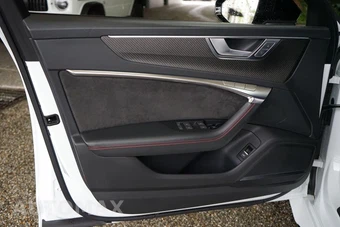 2021 Audi RS 6 Avant - miniatura 27