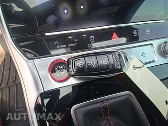 2021 Audi RS 6 Avant – miniatura 5