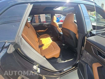 2021 Audi RS Q8 - miniatura 16
