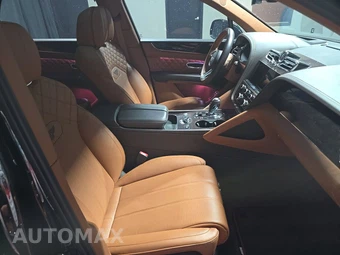 2021 Bentley Bentayga V8 First Edition - miniatura 8