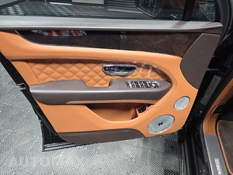 2021 Bentley Bentayga V8 First Edition - miniatura 9