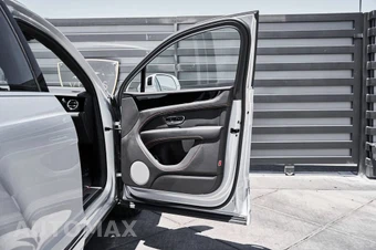 2021 Bentley Bentayga V8 - miniatura 21