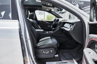 2021 Bentley Bentayga V8 - miniatura 23