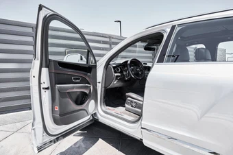 2021 Bentley Bentayga V8 - miniatura 29