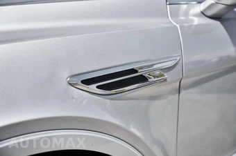 2021 Bentley Bentayga V8 - miniatura 8