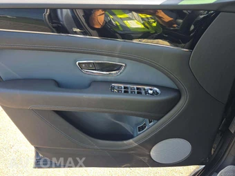 2021 Bentley Bentayga V8 - miniatura 22