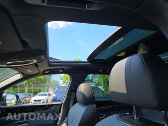 2021 Bentley Bentayga V8 - miniatura 8