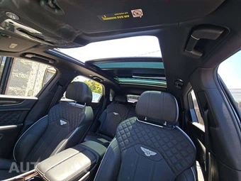 2021 Bentley Bentayga V8 - miniatura 11
