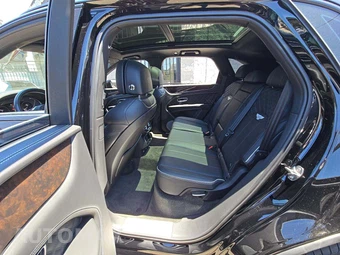 2021 Bentley Bentayga V8 - miniatura 13