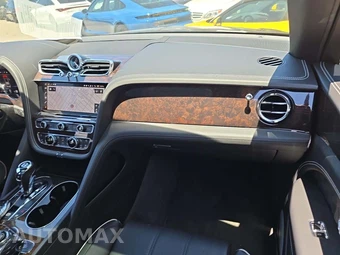 2021 Bentley Bentayga V8 - miniatura 19