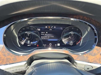 2021 Bentley Bentayga V8 - miniatura 9