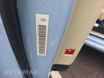 2021 Bentley Bentayga V8 - miniatura 2