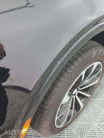 2021 Bentley Bentayga V8 - miniatura 3